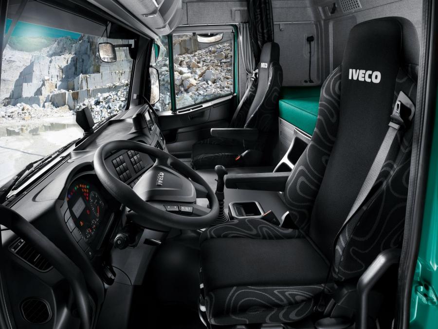  Iveco Trakker Hi-Land 500 6x4 Tractor 2013 года  (фото 2 из 2)